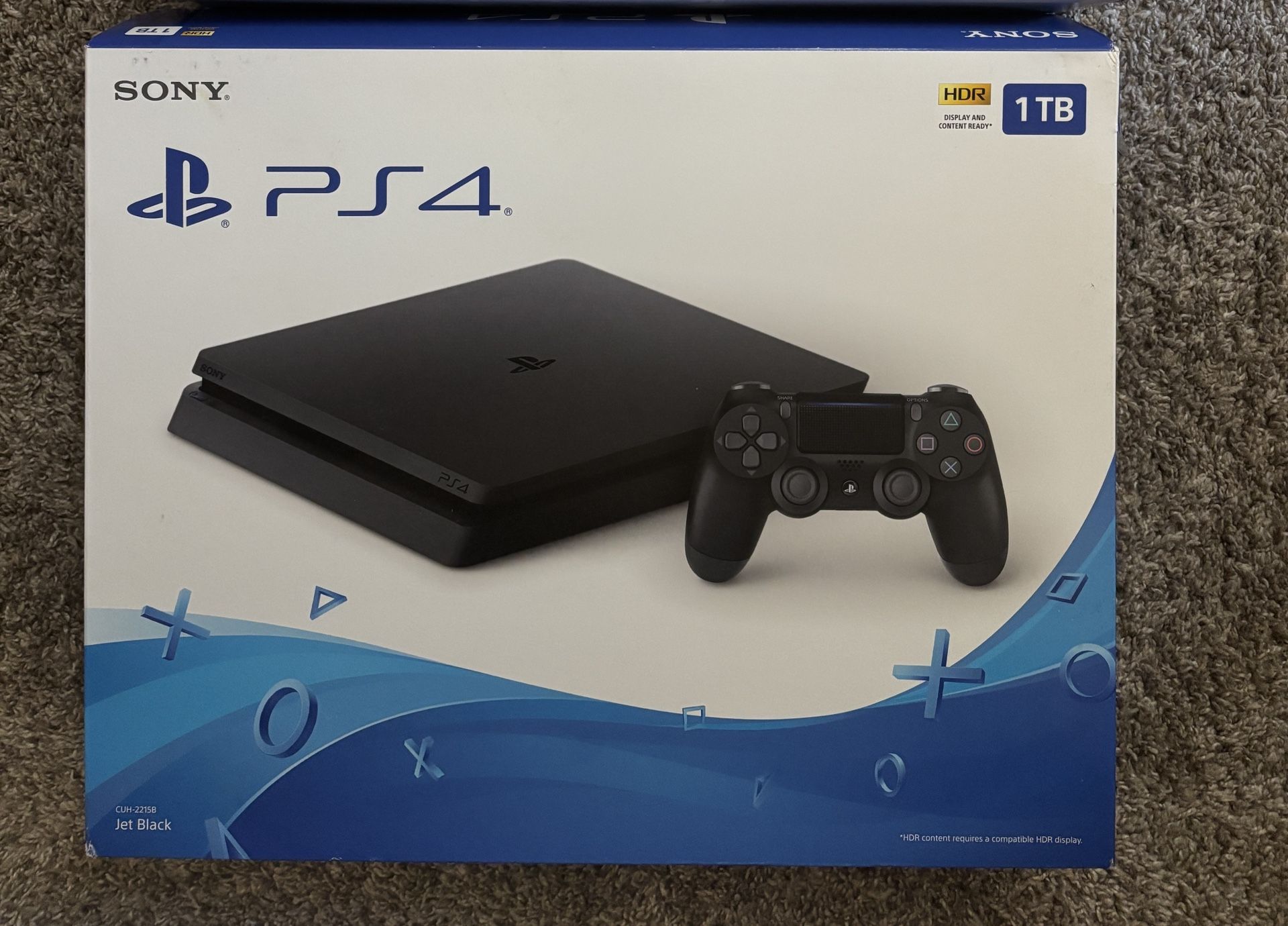 Like new PlayStation 4 PS4 slim 1TB CIB
