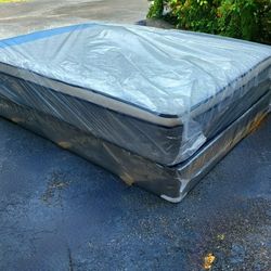 NEW QUEEN PILLOWTOP SET MATTRESS AND BOX SPRING ‐ 2PCS