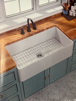 Apron front style sink