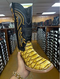 Men’s Boots