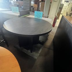 Round Table 