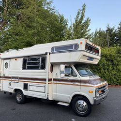 RV Motorhome Van Tiny House Vintage