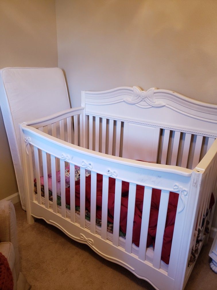 White Princess Crib, In good With Mattresses Included