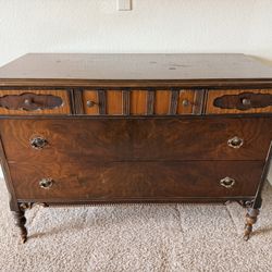 Vintage Five Drawer Dresser 