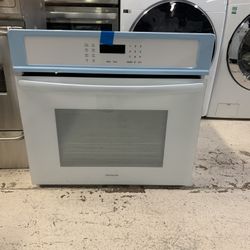 FRIGIDAIRE 30” ELECTRIC SINGLE WALL OVEN