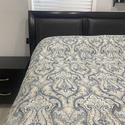 Queen size head board