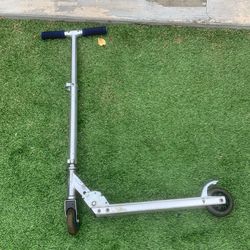 Old razor scooter blue
