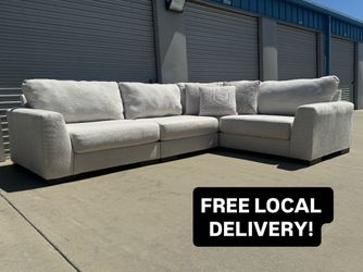 FREE DELIVERY || Ashley’s Furniture 4Pc Sectional Couch