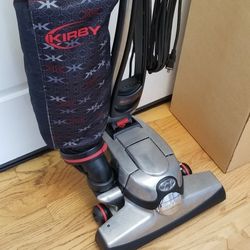 NEW cond KIRBY AVALIR VACUUM WITH COMPLETE ATTACHMENTS  , SHAMPOO  , ZIP BRUSH    AMAZING SUCTION    WORKS EXCELLENT  , IN THE BOX 