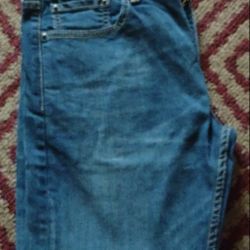 Men's 502 Medium Wash Levi's Size 32 ×30