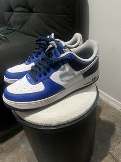 Nike Air Force’s Size 9