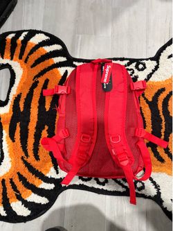 Supreme fw18red