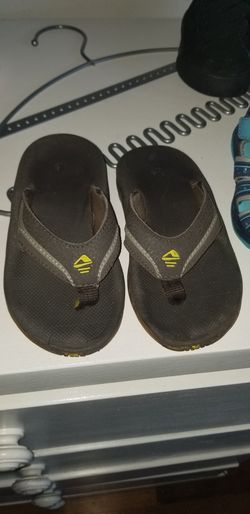 Little boys sandals sz 7/8