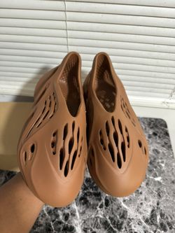 Yeezy Foam Runner Brown