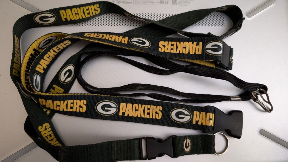 2 Green Bay Packers Lanyards Or keychains, One Might Be Just a Part To One. Plus A Thin Black One.