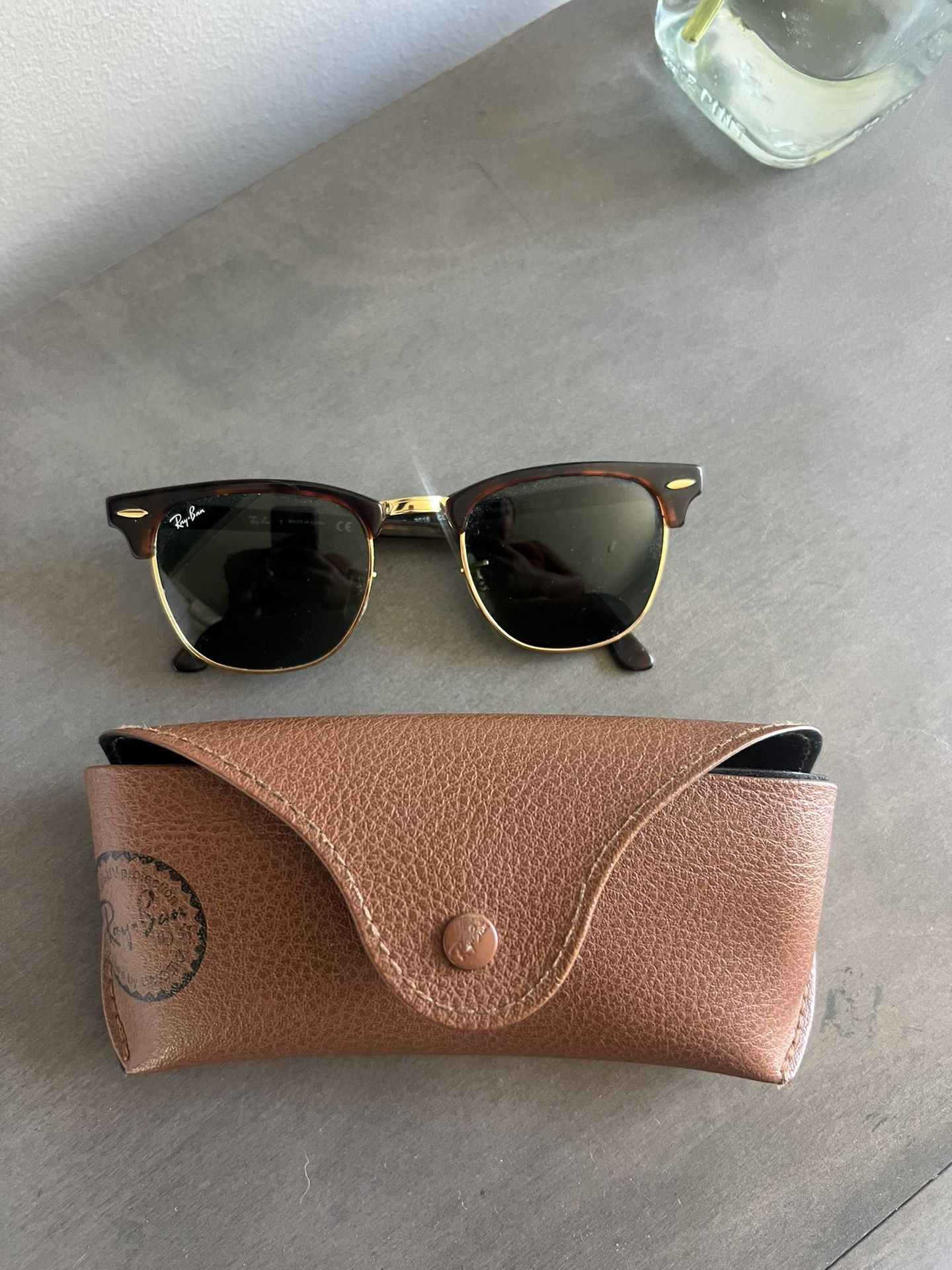 Women’s Raybans Club master sunglasses