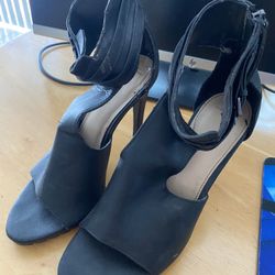 Brand New Leather High Heels Scandals size 10