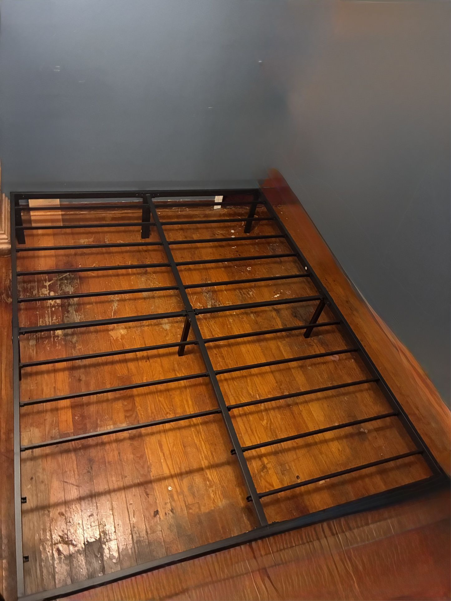 Queen Size Metal Bed Frame 
