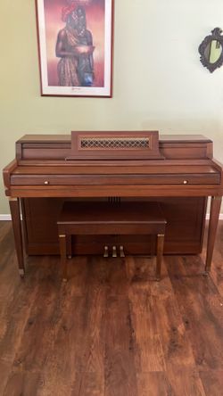 Wood piano