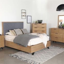 Brand New 4 Pc Queen Bedroom Set