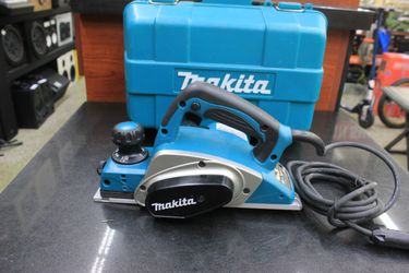 Makita KP0800 6.5 Amp 3-1/4" Corded Electric Handheld Planer