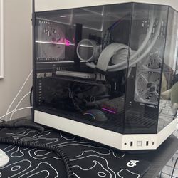 White Gaming PC