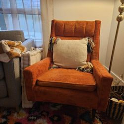 Vintage Orange Chair 🍊 