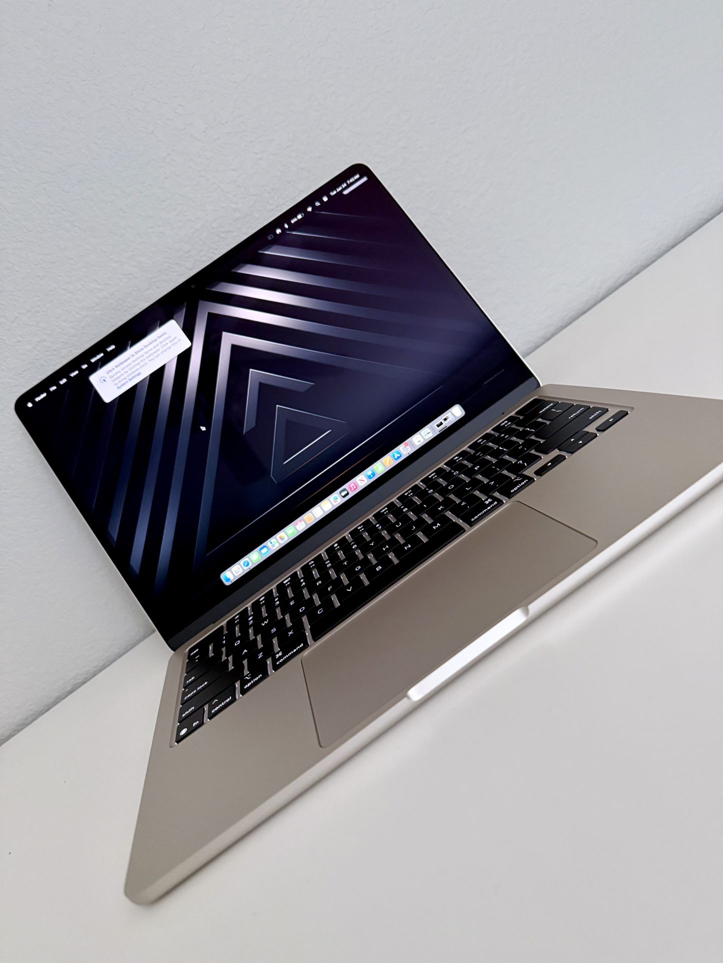Apple MacBook Air 13-inch M4 16GB, 256GB! Brand New 2025 Model! $925 Starlight Color Or Silver.