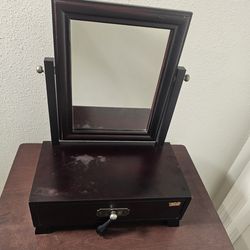VANITY STYLE JEWELRY CASE WITH MIRROR