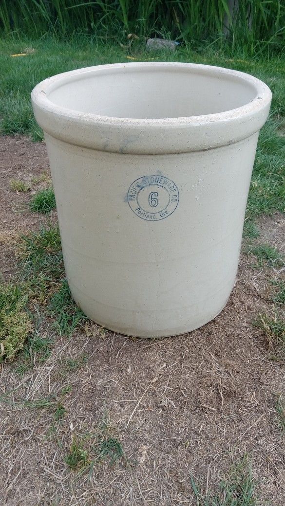 Pacific Stoneware Co 6 Gallon Crockpot