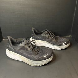 Size 11 2E Width Mens Black and White Hoka Arahi OBO
