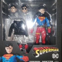 Mafex Death Of Superman Superboy 