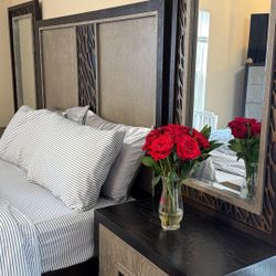 ✨ Elegant 9-Piece Bedroom Set for Sale – Excellent Condition ✨