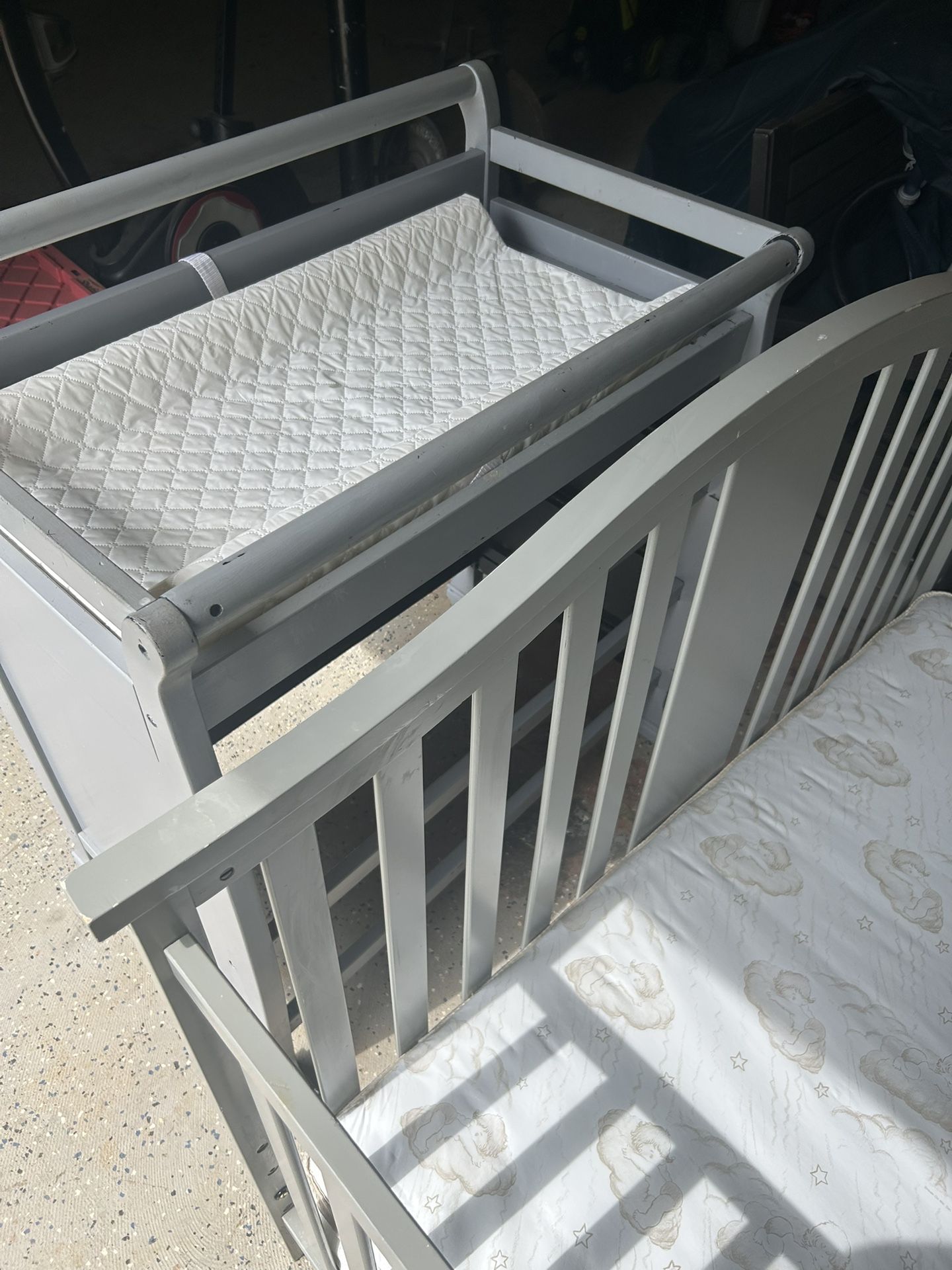 Baby Changing Table w/ 3 drawer dresser and Adjustable baby Crib.