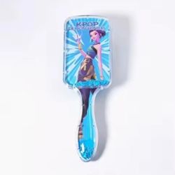KPop Demon Hunters Huntrix Girls Rumi Shaker Hairbrush 