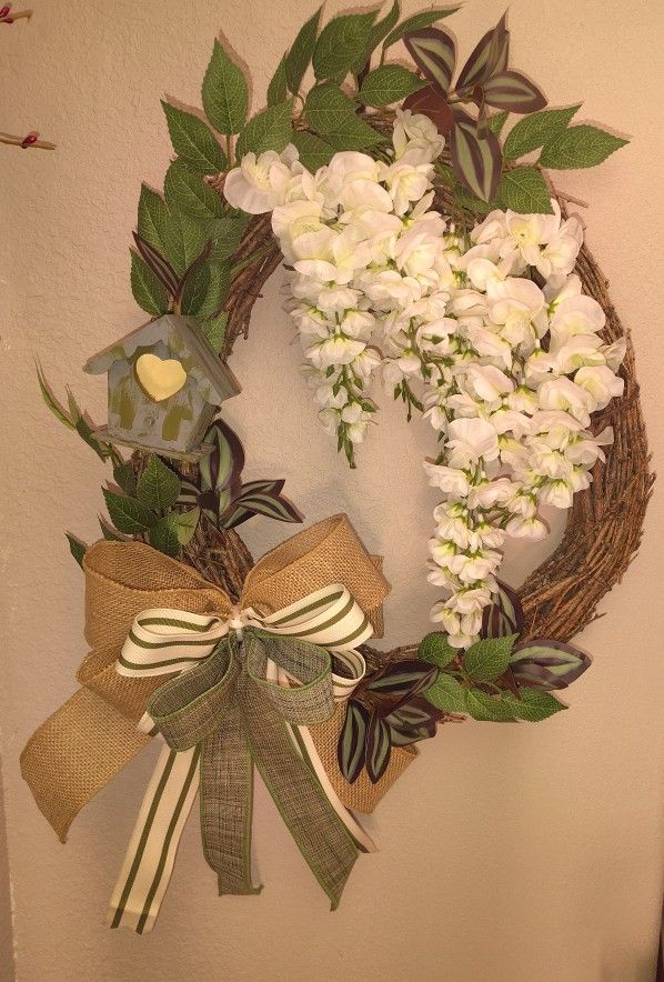 Wisteria Oval Vine Wreath 