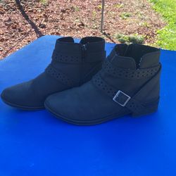 Girls Boots Size 4 