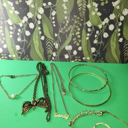 #1766, GOLD TONE LOT OF 4 BRACELETS & 2 NECKLACES, 
