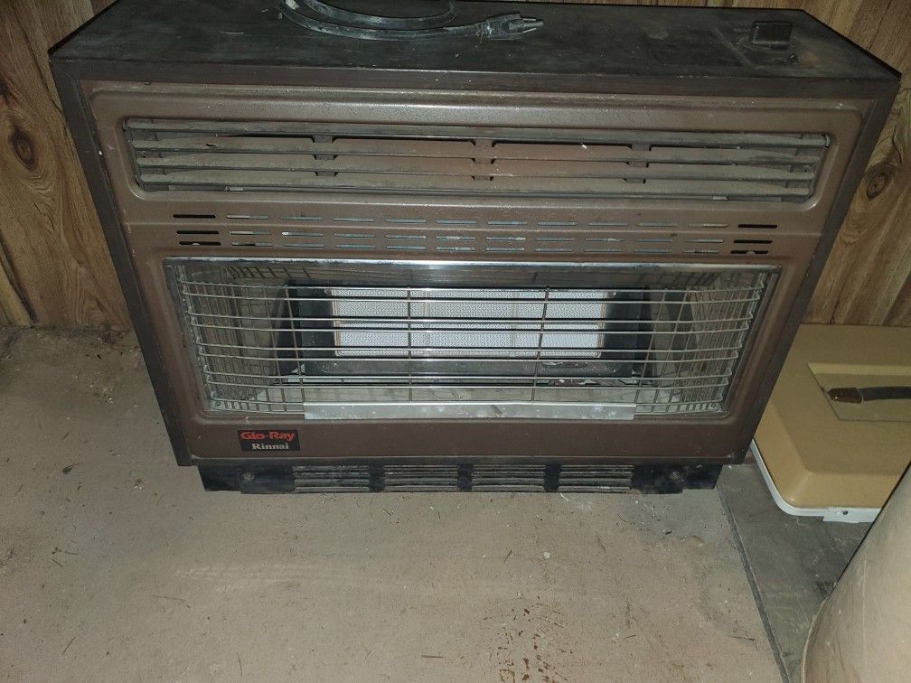 Rinnai 10,000 BTU Vent - Free Fan Convector Heater