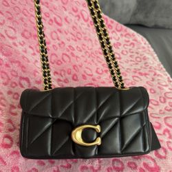  Coach Tabby quilted shoulder bag