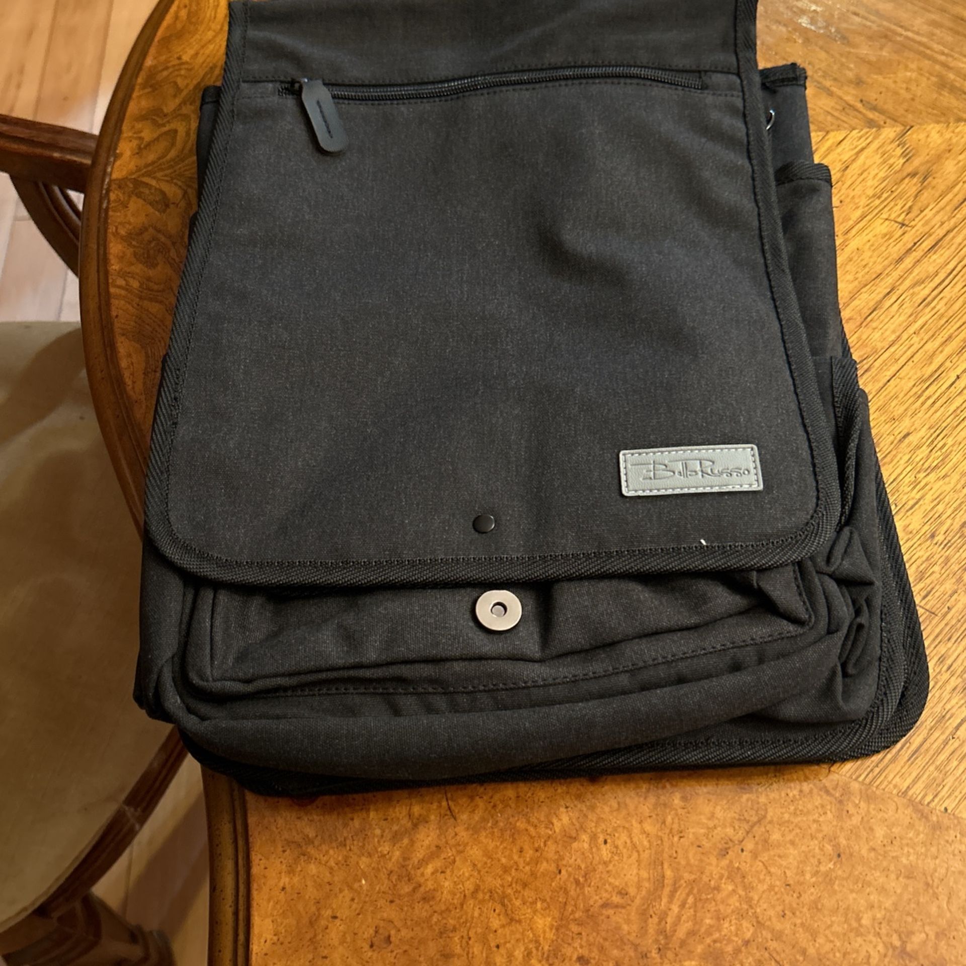 Bella Russo Messenger Bag