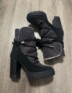 Michael Kors Black MK Logo Shearling-Lined Lace-Up Heeled boots size 6