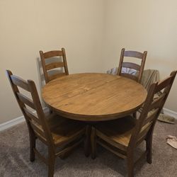 Pottery Barn Kitchen/Dining Table & Chairs
