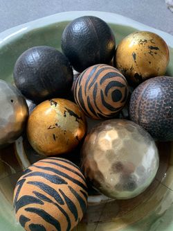 Selling 11 Decorative Balls / Dish is Broken but you can have that also as seen.