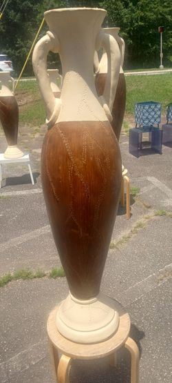 New 42 in tall ceramic floor vase high quality masterpiece heavy duty must pickup
