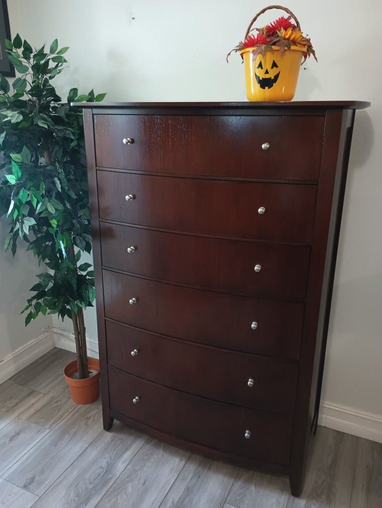 Thomasville Mahogany Dresser