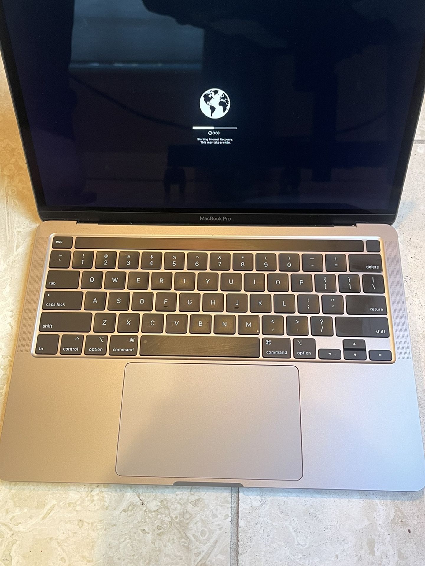 2020 Macbook Pro 13 Inch 1.4Ghz i5 8GB 256GB Space Grey Apple