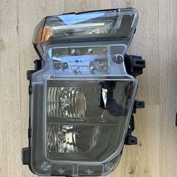 2020-2023 Chevy Silverado 2(contact info removed) HD OEM Halogen Headlight – Right Passenger Side 