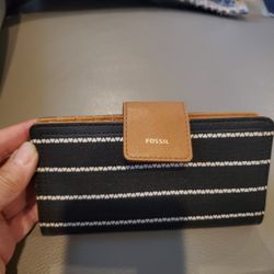 Fossil Wallet, Black With Little Hearts 