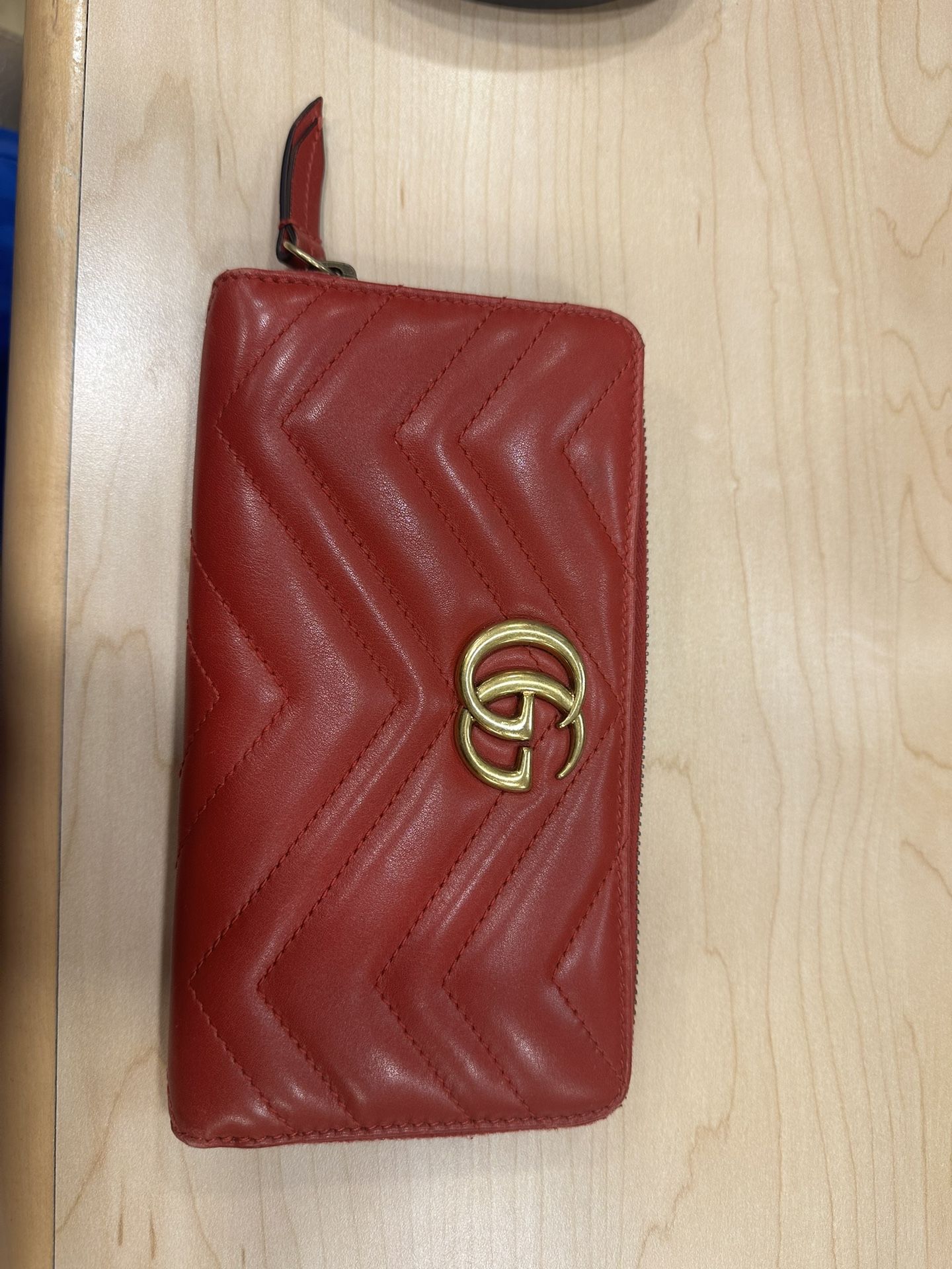 Red gucci marmont wallet